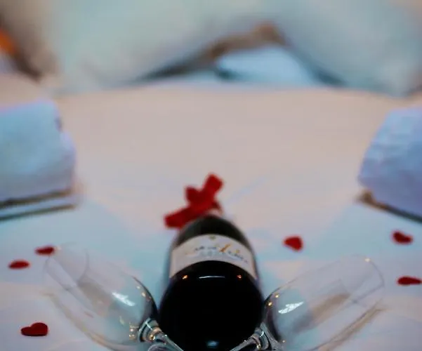 Glamping El Jardin De Delizias Valle Del Jerte (adults Only) Luxury tent Casas del Castanar